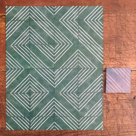 Block Printing Ideas Design, Linocut Printmaking, Lino Art, Stamp Carving, Linocut Art, Fabric Stamping, Stamp Printing, Diy Stamp, Designs Patterns