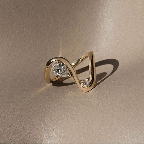 KATKIM Bespoke Trace Ring in 2022 | Jewelry, Jewelry inspiration, Jewelry design The Bling Ring, Cute Engagement Rings, Future Engagement Rings, Body Chains, Dope Jewelry, Dream Engagement Rings, Pretty Rings, Dream Jewelry, Gold Jewelry Fashion