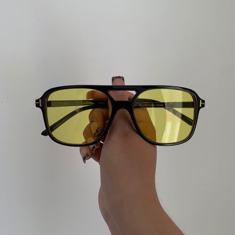 Yellow Tinted Glasses, Sunglass Photoshoot, Luxury Tote Bags, Tinted Glasses, Sunglasses Summer, Cute Sunglasses, Fashion Eye Glasses, Outfit Grid, Stylish Glasses