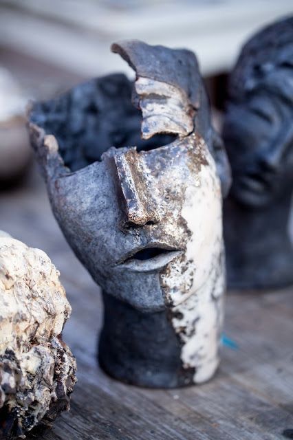 Ceramic Sculpture Figurative, Ceramic Mask, Sculpture Head, Sculptures Céramiques, Sculpture Projects, Bronze Figurine, Raku Ceramics, Clay Faces, Ceramic Figures