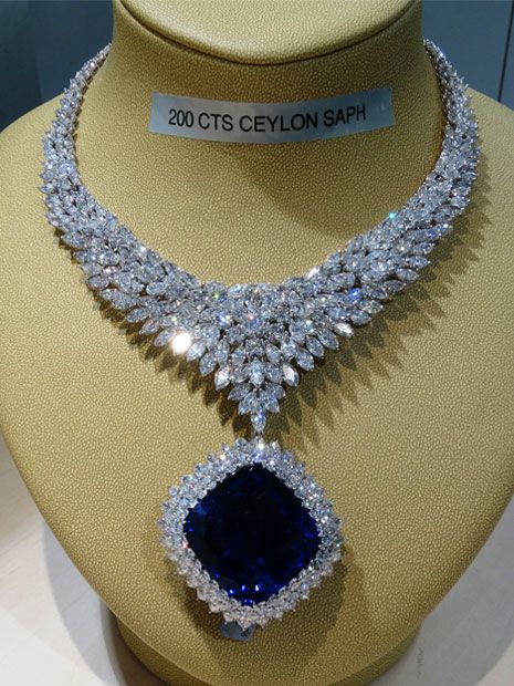 Diamond Jewellery Set, Sapphire Diamond Necklace, Expensive Jewelry Luxury, Holy Moly, Ceylon Sapphire, Royal Jewels, Expensive Jewelry, Royal Jewelry, Fancy Jewelry