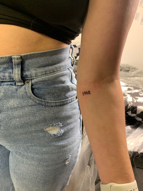 Sister Birth Year Tattoos, Two Birth Year Tattoo, Tattoo Ideas Year Of Birth, Year Tattoos On Arm, Small Tattoos Year, Two Years Tattoo, Copyright Tattoo Year, Moms Birth Year Tattoo, Wrist Year Tattoo