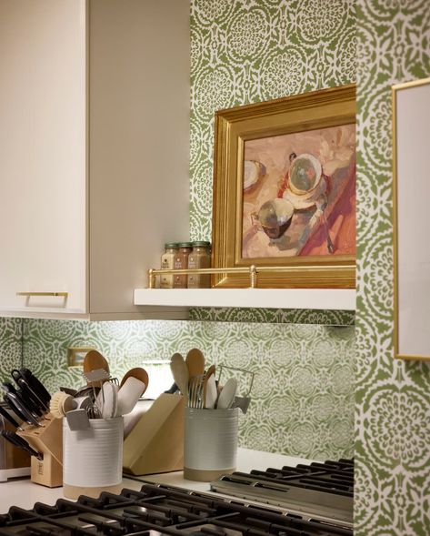 New York City Kitchen, Small Nyc Apartment, Vintage Band Posters, Stove Decor, Stove Ideas, City Kitchen, Upper East Side Apartment, Green Wall Color, Kitchen Cost