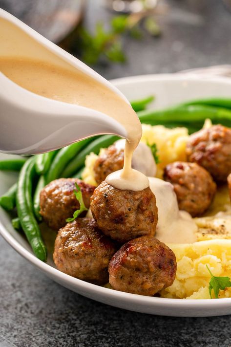 Easy Swedish Meatballs with Creamy Sauce Easy Swedish Meatball Recipe, Swedish Meatballs Easy, Ground Pork Recipes, Meatball Sauce, Best Meatballs, Pork Meatballs, Chicken Liver, Beef Meatballs, Homemade Meatballs