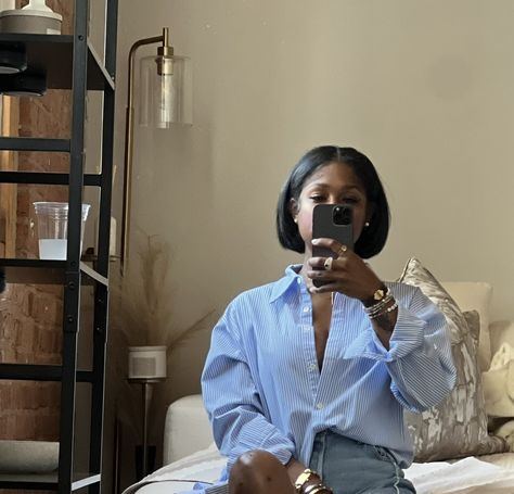 Quick Weave Bob Middle Part, Collar Bone Bob Haircuts, Medium Brown Hair Black Women, Short Black Bob Black Women, Ahort Hair Cuts, Natural Relaxed Hairstyles, Very Short Layered Bob, Bob Cut Black Women Real Hair, 90s Short Bob Round Face