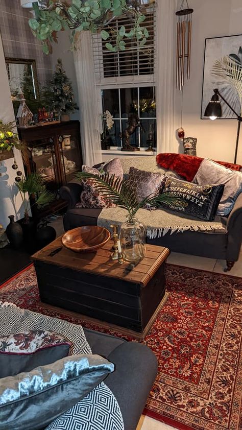 Dark Cottage Core Apartment, Moody Apartment Aesthetic, Moody Lounge Room, Dark Cottagecore Living Room, Boho Apartment Living Room, Dark Moody Living Room, Sectional Ideas, Moody Eclectic, Cottagecore Living Room