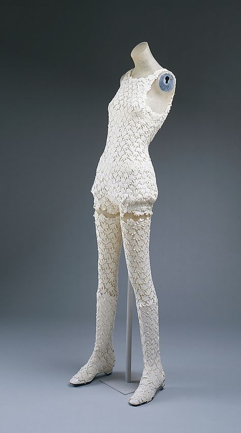 Hot pants: This is an example of couture hot pants. This ensemble was made in 1967 by Emanuel Ungaro. Fashion Questions, Lace Playsuit, Fashion Designers Famous, Fashion 1960s, Emanuel Ungaro, Costume Institute, Matching Leggings, Famous Fashion, 1960s Fashion