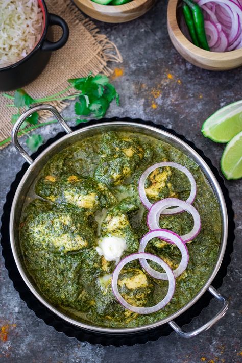 Palak Chicken Recipe, Saag Chicken, Palak Chicken, Video Cooking, Tandoori Roti, Making Ghee, Food Fusion, Cooking Stuff, Wise Woman