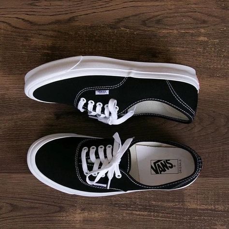 Black Casual Shoe, Vans Vault Outfit Men, Authentic Vans Outfit, Black Vans Outfit Men, Black Shoes Men Casual, Vans Shoes For Men, Vans Shoes Men, Black Vans Outfit, Vans For Men