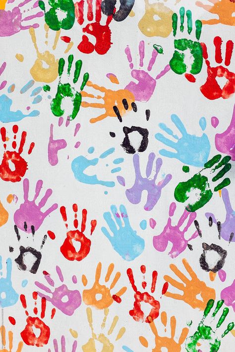 Hand Painting Kids, Handprint Painting, Holi Theme, Kids Church Decor, Easy Preschool Crafts, Preschool Decor, Handprint Crafts, Graffiti Wall Art, Handprint Art