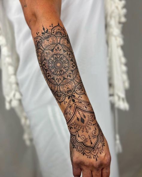 Unique Mandala Tattoo, Girl Stomach Tattoos, Mandala Arm Tattoos, Mandala Tattoo Designs, Mandela Tattoo, Wrist Tattoo Cover Up, Mandala Hand Tattoos, Mandala Tattoos, Full Tattoo