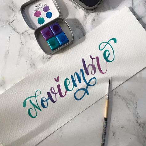 Nallely Torres🥰 on Instagram: ““Bienvenido Noviembre” Un mes súper lindo ❤️❤️❤️ Quise hacer un video de esos pro en #caligrafia pero no me salió jajajajajajjaa siempre…” Calligraphy Letters, I School, Graffiti, Calligraphy, Bullet Journal, On Instagram, Instagram