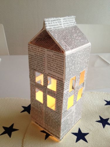 Carton House, Milk Carton Crafts, Cardboard City, Newspaper Crafts, Navidad Diy, Milk Carton, Diy House, Christmas House, Paper Lanterns