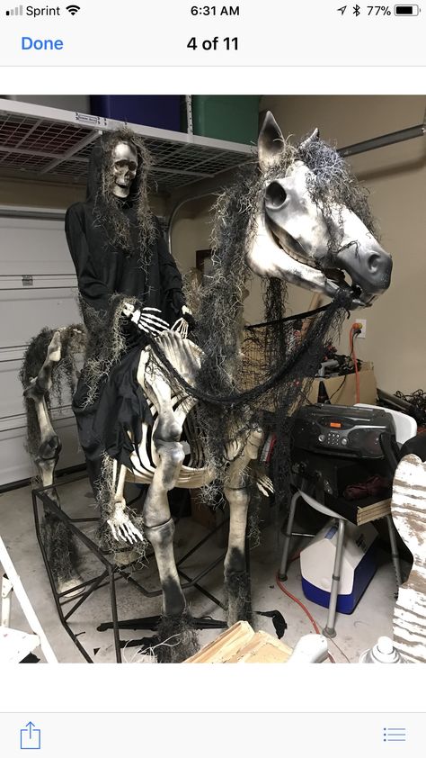 Spooky Pie, Posing Skeletons, Skeleton Horse, Creative Halloween Decorations, Scary Halloween Decorations Outdoor, Scary Halloween Decorations Diy, Halloween Craft Projects, Yard Haunt, Halloween Props Diy