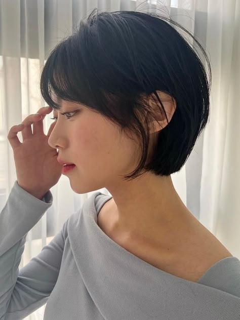 Korean short hairstyle woman Haircuts Korean Women, Very Short Korean Haircut, Pixie Cut Korean Style, Apple Haircut For Women, Short Haircut Korean Style Round Face, Korean Short Hair No Bangs, Short Haircuts Asian Women, Short Hairstyle Korean Women, Korean Very Short Hair