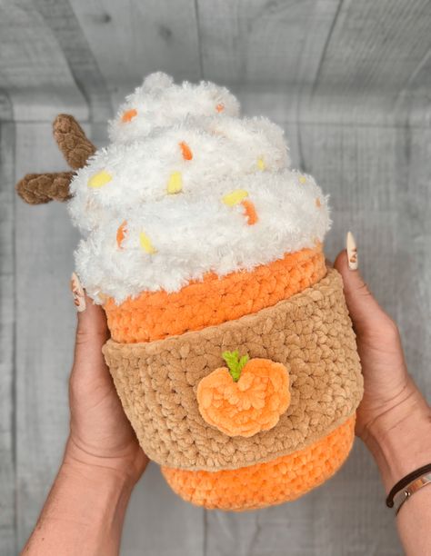 Toys Quotes, Crochet Pour Halloween, Fall Crochet Patterns, Easy Crochet Animals, Pola Amigurumi, Market Ideas, Halloween Crochet Patterns, Crochet Animals Free Patterns, Crochet Design Pattern