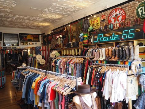 Vintage Thrift Stores, Vintage Stores, 70s Outfits, Op Shop, Vintage Band Tees, Ethical Shopping, Vintage Clothing Stores, Men's Outfits, Festival Clothing