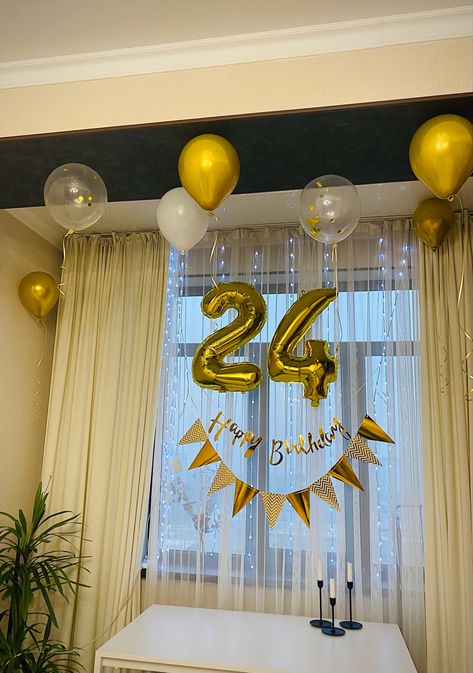 Simple 24th Birthday Decorations, 24th Birthday Ideas Decorations, Simple Bday Decor, Birthday Decorations Bedroom, Simple Balloon Decorations For Birthday, 24th Birthday Theme, Easy Birthday Decoration Ideas At Home, 24th Birthday Decorations, Simple Birthday Decoration