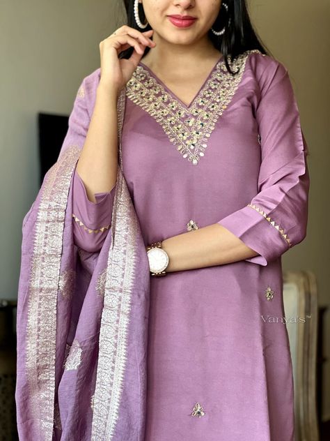 LET'S CELEBRATE FESTIVITIES WITH THE RICHNESS OF BANARASI SILK IN MOST ELEGANT WAY  PARIDHAN BY PRERNA COLLECTION'S EXCLUSIVE  PREMIUM CHANDERI BANARASI SILK KURTI WITH RICH WEAVING ALL OVER  RICH FULL SIZE BANARASI.SILK WEAVED DUPATTA  SILK PANTS  SIZE: 38-40-42-44 Silk Kurti Designs Pakistani, Banarasi Kurta Designs Women, Chanderi Kurta Designs, Banarasi Suit Designs, Pakistani Kurti Designs, Stitched Kurti, Silk Kurti Designs, Indian Kurti, Silk Pant