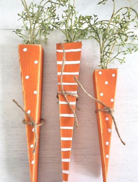 Wooden Carrots, Diy Osterschmuck, Tiered Shelf, Easter Wood Crafts, Spring Easter Crafts, Easter Projects, Easter Decorations Diy Easy, Easter Crafts Diy, Spring Holidays