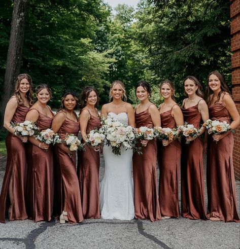 Rustic Theme Wedding Bridesmaid Dresses, Mocha Wedding Dress With Bridesmaids, Fall Wedding Brown Bridesmaid Dresses, Wedding Bridemade Dress, Brown Silk Bridesmaid Dresses, Fall Color Bridesmaids Dresses, Spice Wedding Flowers, Cinnamon Fall Wedding, Amber Color Bridesmaid Dresses