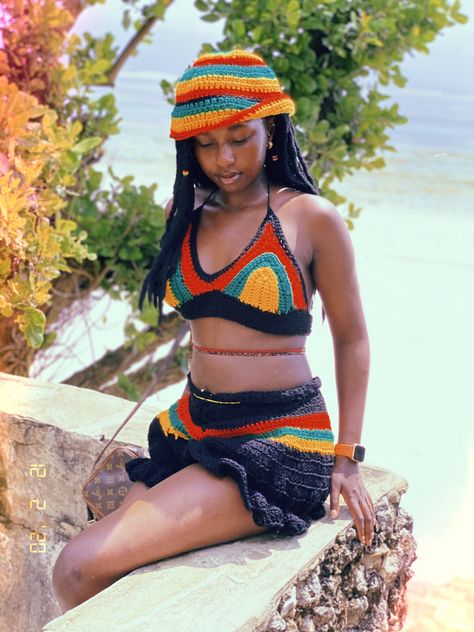 Brallete Outfit Aesthetic, Jamaica Crochet, 90s Dancehall, Beach Baddie, Dread Braids, Beach Fit, Rave Gear, Beach Fits, Fasion Outfits