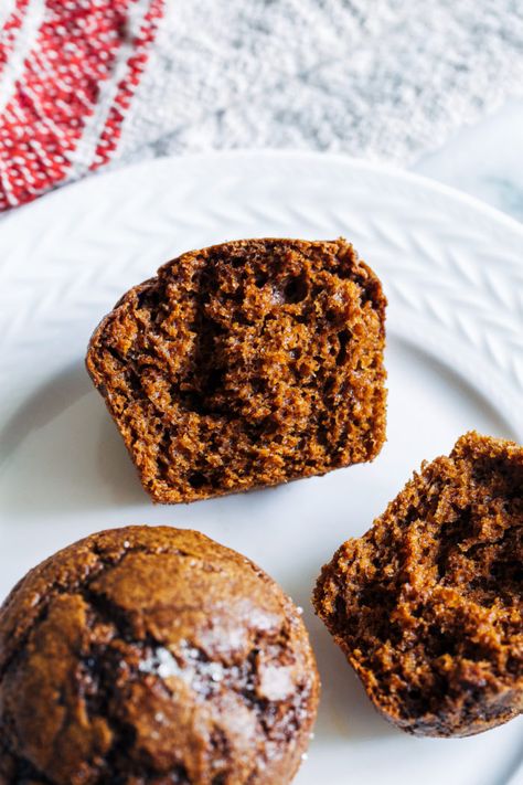 Healthy Flourless Gingerbread Muffins - Making Thyme for Health Gingerbread Muffins Healthy, Flourless Muffins, Fluffy Muffins, Gingerbread Muffins, Gluten Free Muffins, Healthy Muffins, Chocolate Muffins, Healthy Sweets, Gluten Free Baking