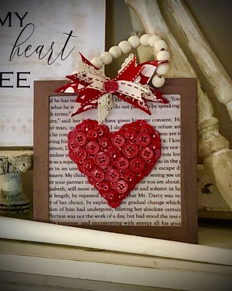 Create this cute-as-a-button sign! It's EASY! Button Heart Craft, Valentines Signs Diy, Wood Valentine Crafts, Valentines Day Crafts For Adults, Diy Valentine Decor, Corporate Appreciation Gifts, Valentine Snowman, Valentine Decor Ideas, Primitive Valentine Decor