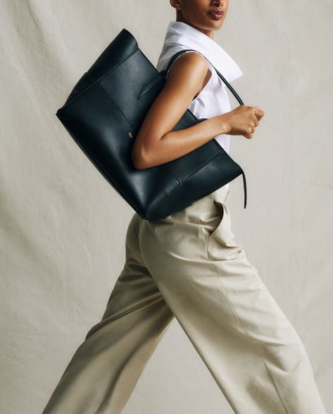 Métier Is the Succession-Approved Bag Label Banking on Stealth Wealth | Vogue Best Met Gala Looks, Stealth Wealth, Coachella Looks, Bag Label, Handmade Leather Bags, Burberry Tote, Suede Tote Bag, Plaid Tote, Old Money Aesthetic