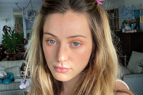 Caroline Calloway Style, Caroline Calloway, Latest Instagram, Nine Months, Instagram Influencer, Celebrity Photos, Signature Style, Instagram Feed, A Book