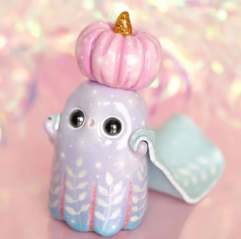 #claycharms #clay #cute #kawaii #soft #porcelain #coldporcelai Winter Kawaii, Clay Ghost, Clay Cute, Candle Crafts Diy, Soft Clay, Clay Crafts Air Dry, Cute Polymer Clay, Pottery Crafts, Cute Clay