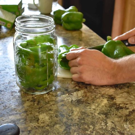 How to Can Bell Peppers - Easy Recipe • New Life On A Homestead Canning Bell Peppers And Onions, Canning Bell Peppers, Freezing Bell Peppers, Recipes With Banana Peppers, Canning Peppers, Green Pepper Recipes, Easy Canning, Pressure Canning Recipes, Canning Process