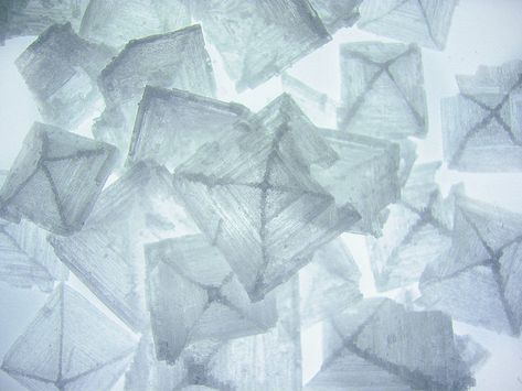 This a macro made of some very large Maldon Sea Salt crystals. All Maldon Salt crystals have this wonderful pyramid shape, it is a natural process. Nature, Types Of Salt, Salt Pool, Moon Projects, How To Make Crystals, Salt Crystals, Salt Crystal, Crystal Formations, Winter Print