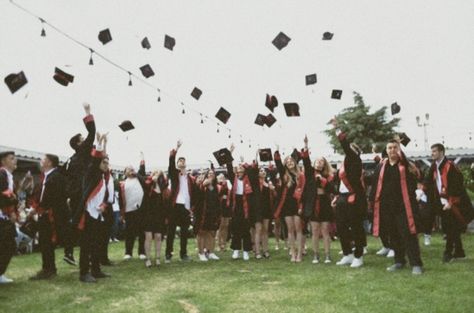 #fyp #graduation #highschool #aesthetic Highschool Senior Aesthetic, Graduating High School Aesthetic, Graduation Aesthetic High School, Highschool Graduation Aesthetic, American High School Aesthetic, High School Graduation Aesthetic, 2025 Intentions, American Highschool, Money Is The Motive