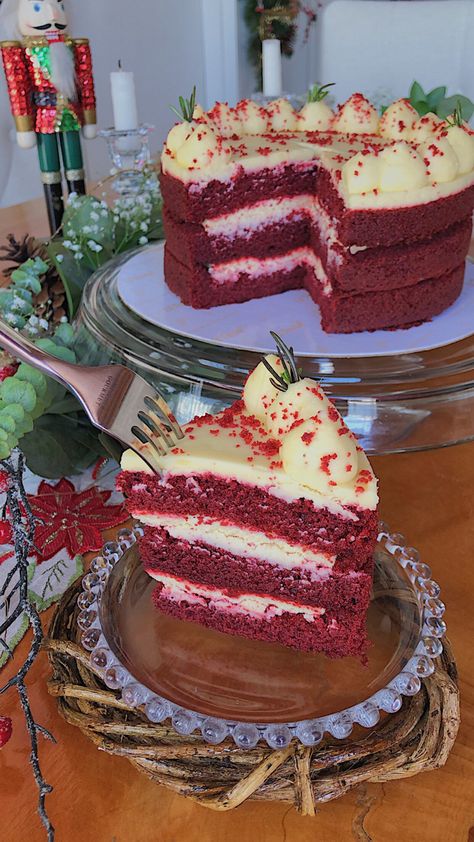 Red Velvet Cake Christmas, Christmas Cake Aesthetic, Red Velvet Cake Aesthetic, Redvelvet Cake, Banana Cake Recipe Easy, The Life I Want, Red Velvet Christmas, Dessert Christmas, Bolo Red Velvet