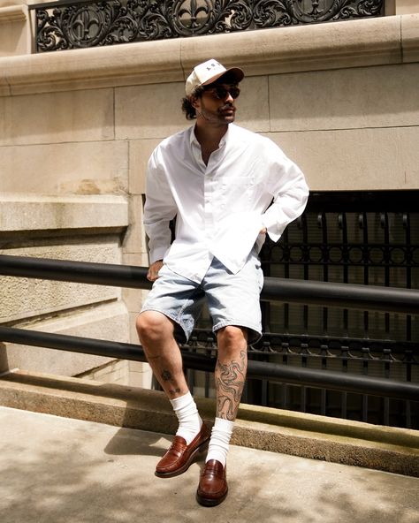 White Socks Men, Classy Summer Outfits, Street Style Outfits Men, Socks Men, Mens Fashion Streetwear, Tailored Shorts, White Socks, Summer Fits, Summer Outfits Men