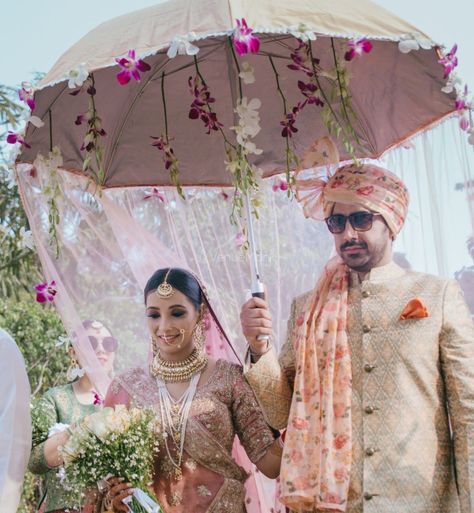 Flower Chadar, Bridal Entrance, Wedding Entry, Bridal Umbrella, Bangle Ceremony, Wedding Umbrella, Bridal Entry, Indian Destination Wedding, Bride Entry