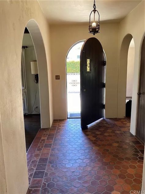 Mission Revival Interior, Mission Revival Homes, Mission Revival, House In Los Angeles, California Missions, Long Branch, Spanish Style Homes, Spanish Revival, Spanish House