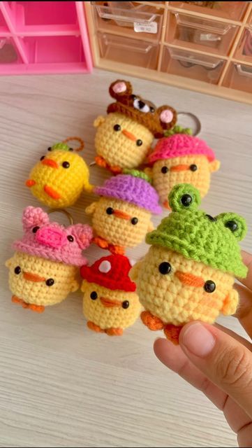 Small Animals Crochet, Small Crochet Crafts, Crochet Small Toys, Crochet Small Ideas, Hand Made Toys, Cute Crochet Toys, Small Crochet Toys, Crochet Animals Cute, Crochet Small Amigurumi