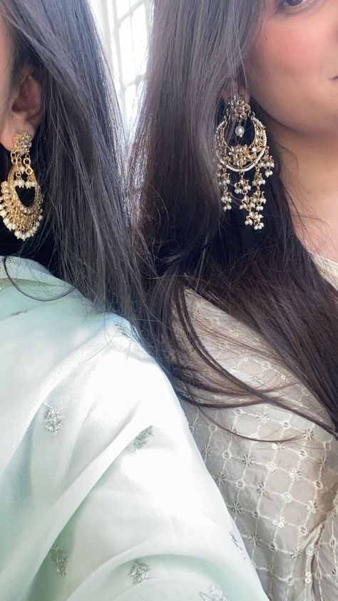 Desi Picture Ideas, Desi Poses For Pictures Instagram, Indian Aesthetic Pictures, Jhumka Aesthetic, Desi Photography, Desi Poses, Eid Photoshoot Ideas, Eid Pics, Eid Looks