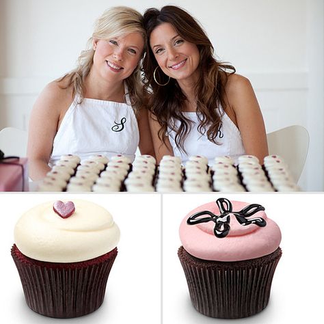 Check out the recipes for Georgetown Cupcakes' Red Velvet, Chocolate Ganache, and Strawberry Lava Fudge concoctions here. Dc Cupcakes Recipes, Ganache Cupcakes, Chocolate Ganache Cupcakes, Dc Cupcakes, Banana Split Cupcakes, Fudge Cupcakes, Cupcakes Strawberry, Cream Cheese Cupcakes, Georgetown Cupcakes