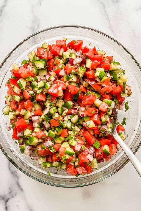 This delicious chopped Arabic salad is a classic side dish that's full of fresh ingredients. Shiraz Salad, Egyptian Salad, Arabic Salad Recipes, Arabic Salad, Cucumber Tomato, Roma Tomatoes, Chopped Salad, Party Food Appetizers, Mediterranean Recipes