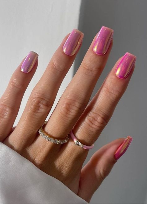 Pink Nail Ideas to Wear All Spring Long | The Everygirl Sunset Nails, Unghie Sfumate, Manikur Kuku, Pink Chrome Nails, Chrome Nails Designs, Pink Gel Nails, Elegant Nail Designs, Pink Ombre Nails, Pink Gel