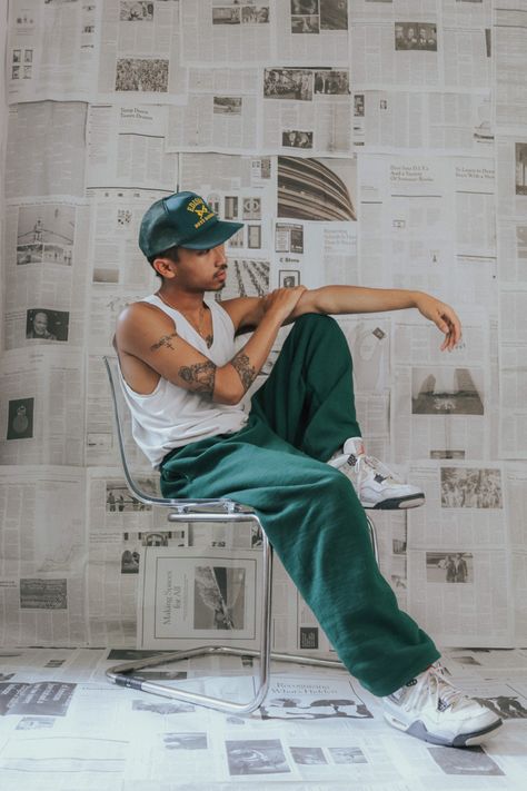 Newspaper Photoshoot Men, Creative Mens Photoshoot, Streetwear Photoshoot Outside, Men Poses Photography Studio, Big Men Poses Photography, Photoshoot Concepts Creative Men, Men’s Creative Photoshoot, Creative Women Photoshoot, Cool Photoshoot Ideas Men