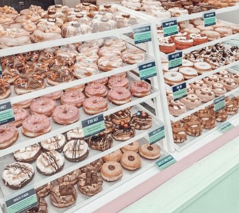 Doughnut Shop Aesthetic, Fantasy Country, Mlp Aesthetic, Counter Ideas, Dream Bakery, Vintage Bakery, Small Bakery, Doughnut Shop, Salty Treats