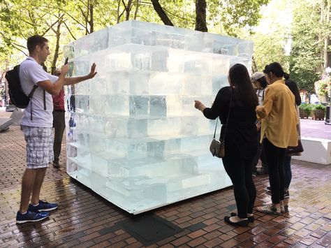 The Seattle Freeze just got literal. Ice Cube Melting, Olson Kundig, Selfie Wall, Ice Art, Ice Blocks, Design Festival, Glass Cube, Cube Design, Cube Light