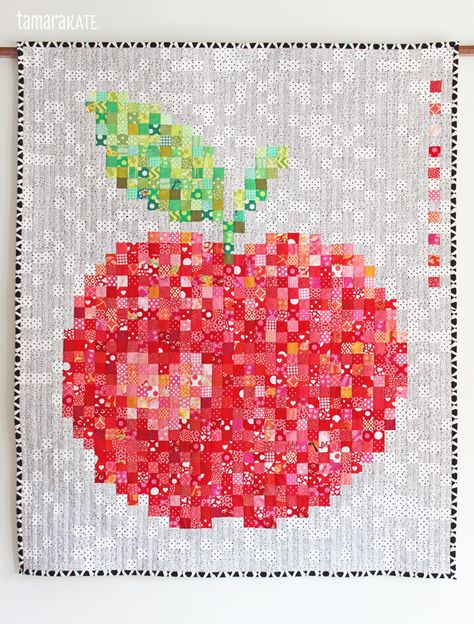 = Free downloadable layout =  Big and Juicy pixelated apple quilt, (38” x 48”), made with 1800 (1”) squares by Tamara Kate for Janome. Apple Quilt, Pixel Quilting, Postage Stamp Quilt, Quilt Modernen, Quilt Binding, Nine Patch, Heart Quilt, Quilting Techniques, Scrappy Quilts