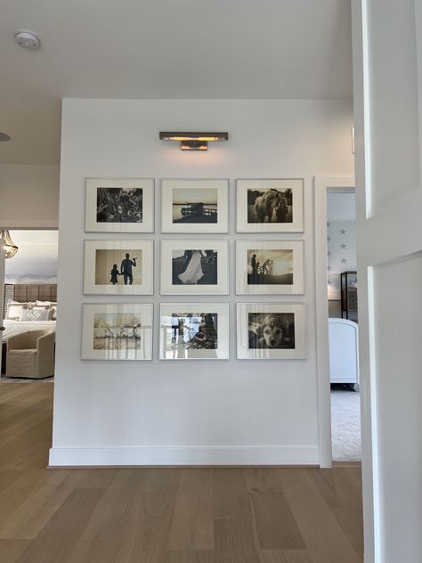 Wedding Photo Framed Wall, Apartment Couches Ideas, Cool Home Aesthetic, Home Photo Decor Ideas, Picture Frame Wall Aesthetic, Beige Decor Aesthetic, Aesthetic Framed Pictures, Big House Decorating Ideas, Unique Home Ideas Creative