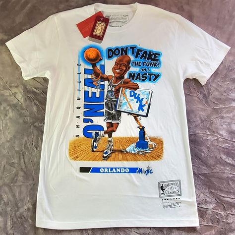 Shaquille O'neal Orlando Size S Magic Nba T Shirt By Mitchell & Ness. Fast Shipping By Usps. ((Clo) Basketball Merch Design, 90s Nba, Airbrush T Shirts, Nba T Shirts, Vintage Nba, Nba Shirts, Basketball Tees, Patches Shirt, College Shirts