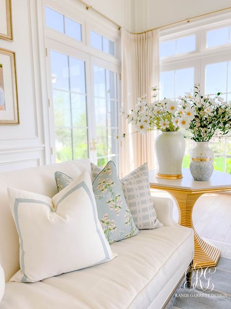 Southern Elegant Home, Southern Home Inspiration, Coastal Millennial Living Room, Preppy Family Room, Chic Cozy Living Room, Southern Charm Living Room, Narrow Sitting Room Ideas, Blue And Green Living Room Modern, Serena And Lily Duplicates